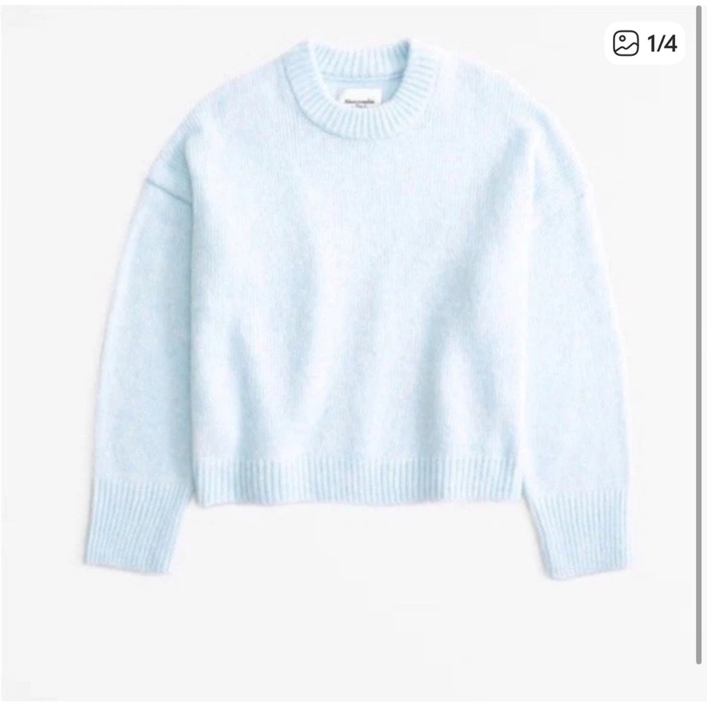 Abercrombie Light Blue Women's Crew Sweater - Medium